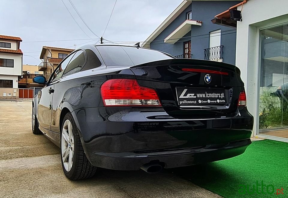 2009' BMW 120 photo #4