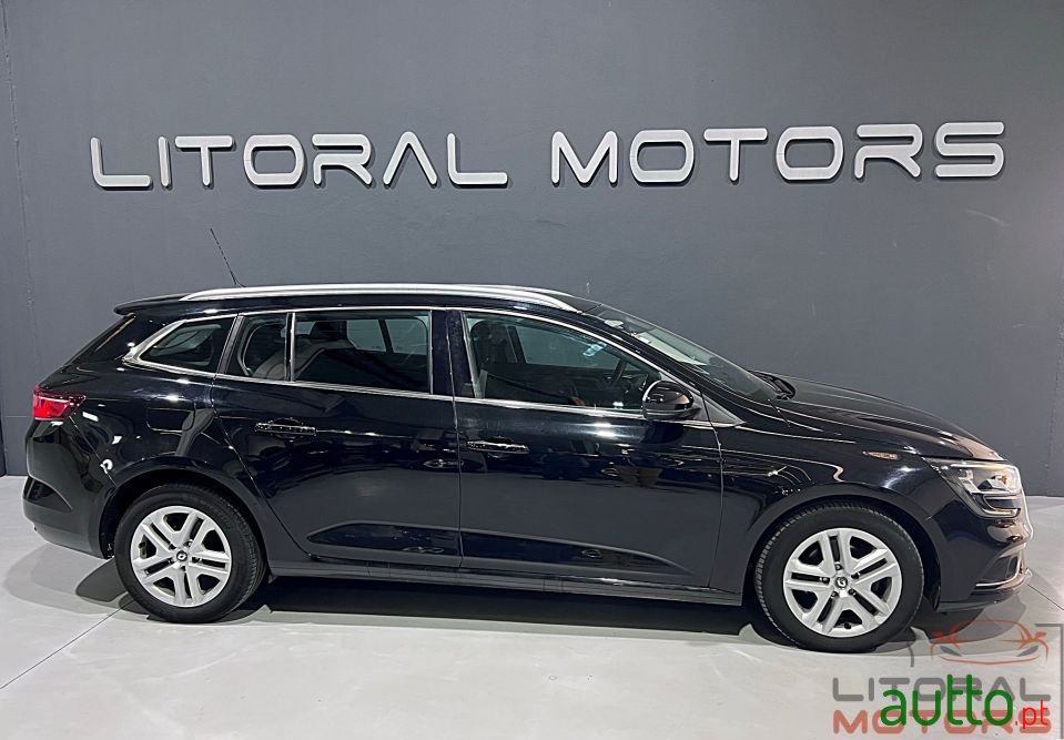 2019' Renault Megane Sport Tourer photo #3