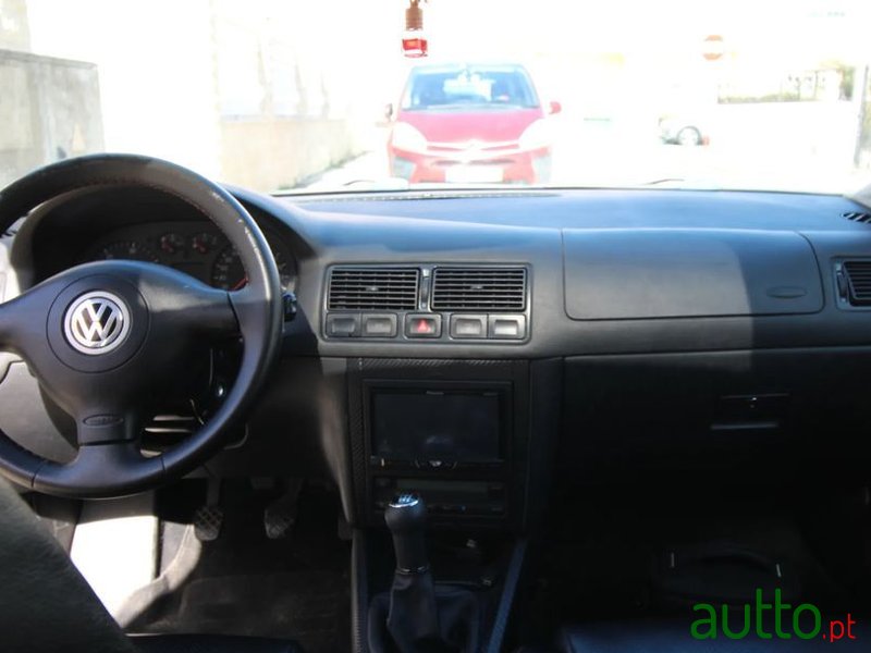 2000' Volkswagen Golf photo #4