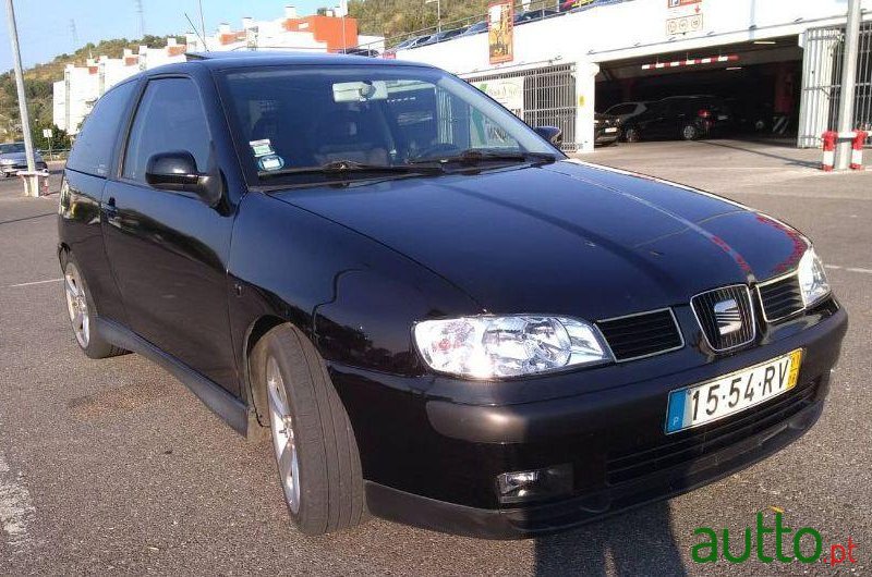 2001' SEAT Ibiza photo #2