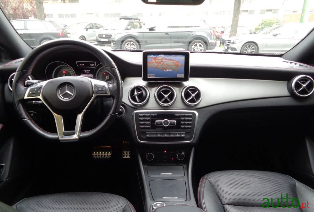 2013' Mercedes-Benz CLA 220 photo #3