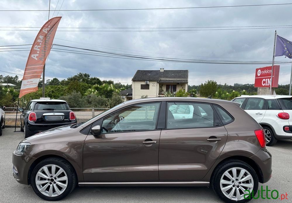 2015' Volkswagen Polo photo #5