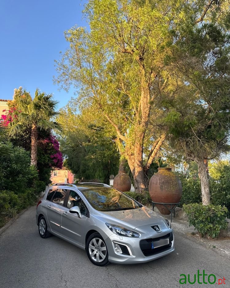 2013' Peugeot 308 Sw photo #5