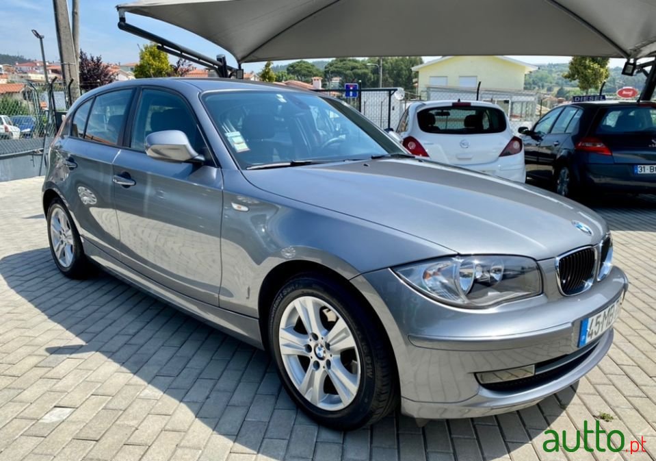 2011' BMW 118 D photo #3