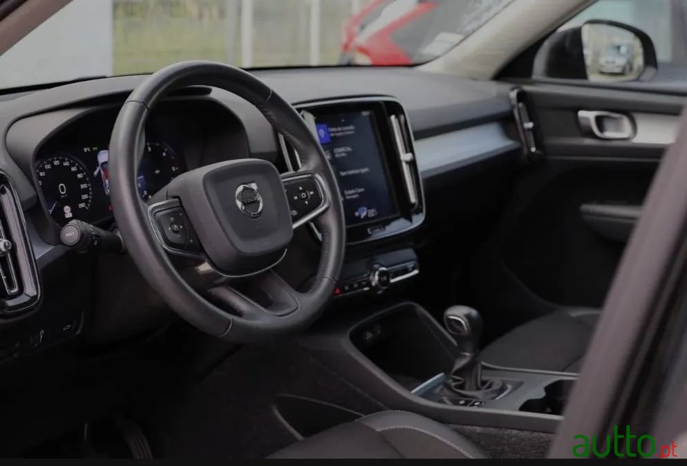 2019' Volvo Xc-40 photo #6