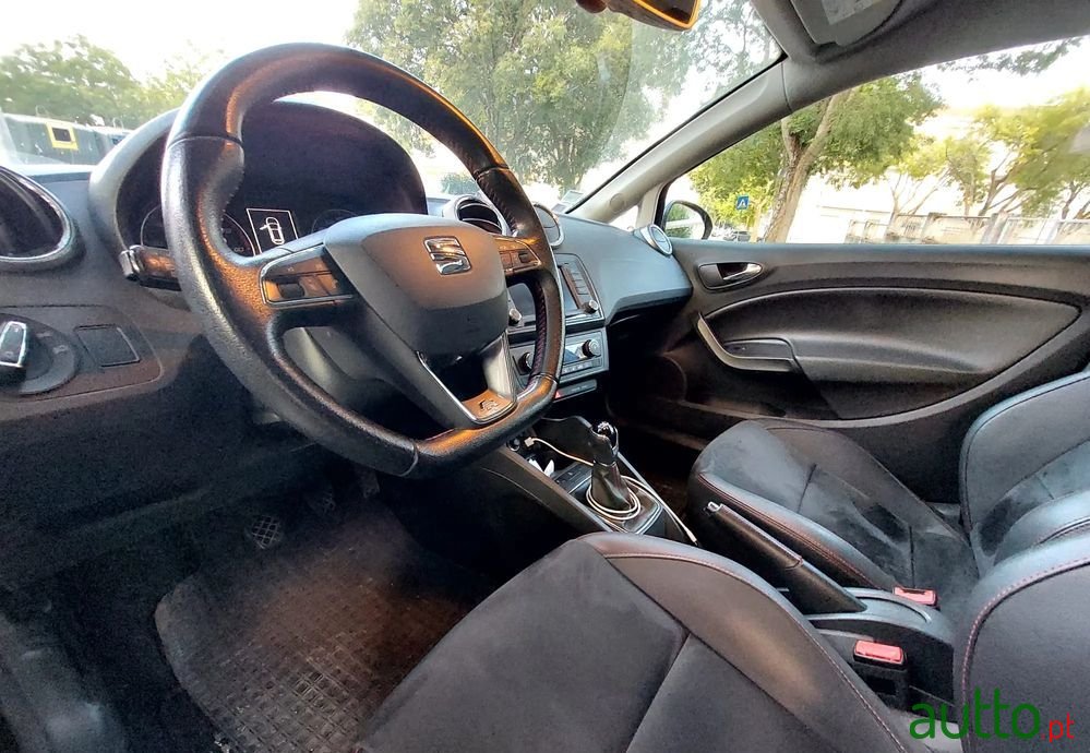 2016' SEAT Ibiza Sc 1.0 Ecotsi Fr photo #6