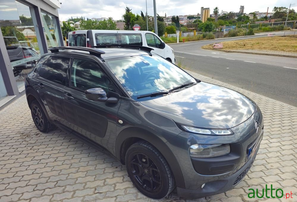 2016' Citroen C4 Cactus photo #3