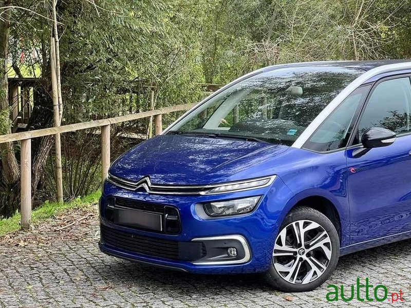2019' Citroen Grand C4 SpaceTourer photo #2