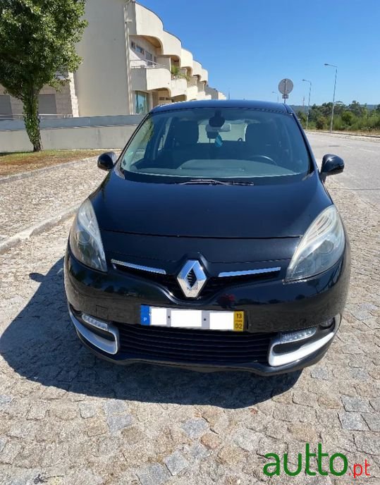 2013' Renault Grand Scenic photo #3