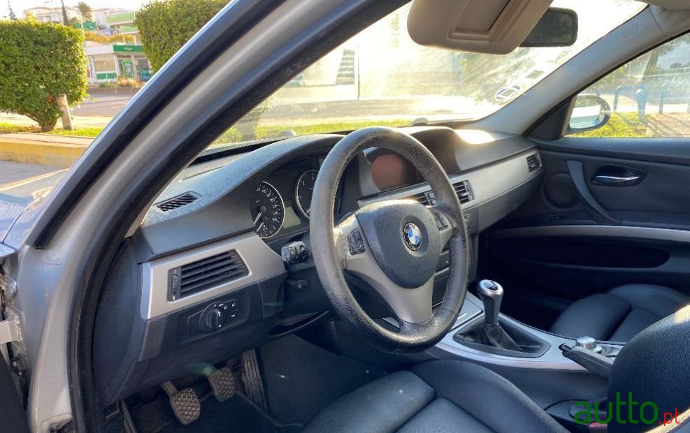 2006' BMW 320 photo #1