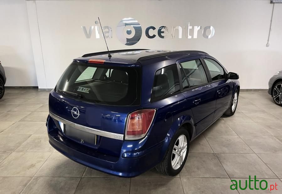 2007' Opel Astra Caravan photo #4