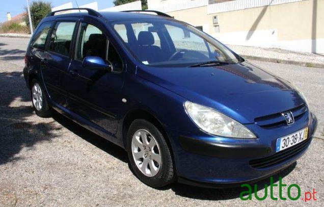 2004' Peugeot 307 Sw photo #1