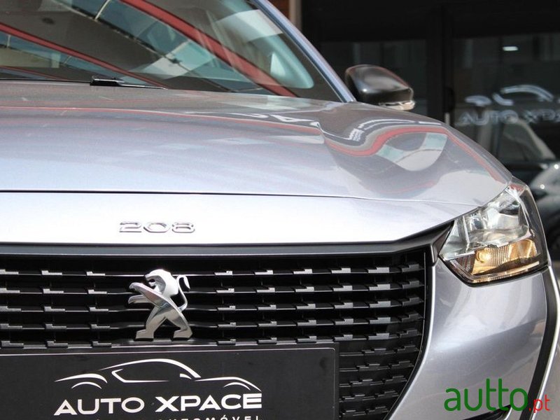 2020' Peugeot 208 photo #2