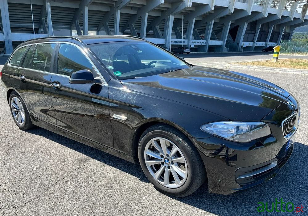 2016' BMW 520 Gran Turismo photo #1