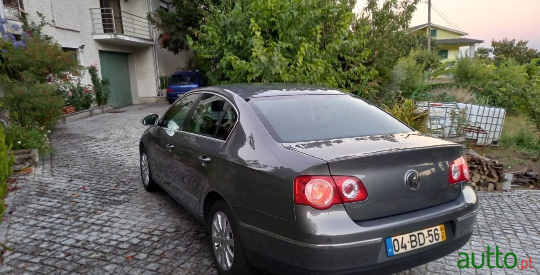 2006' Volkswagen Passat photo #4