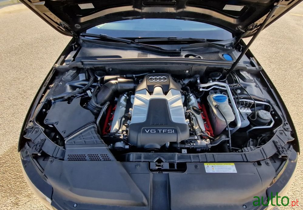 2009' Audi S4 Avant photo #4