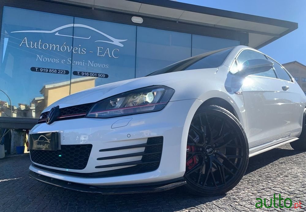 2016' Volkswagen Golf photo #2