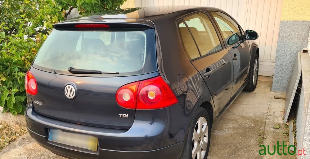 2005' Volkswagen Golf photo #3