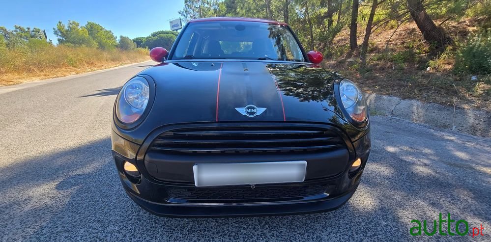 2015' MINI Cooper D 5 Portas photo #4