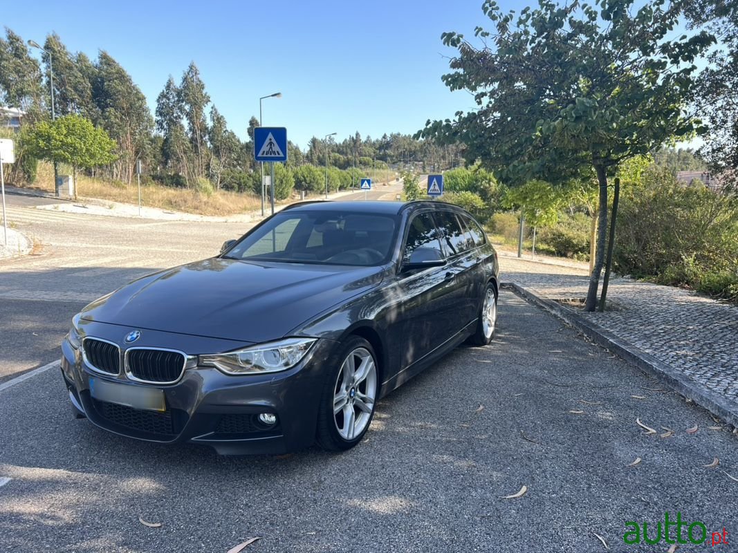 2012' BMW 320 photo #1