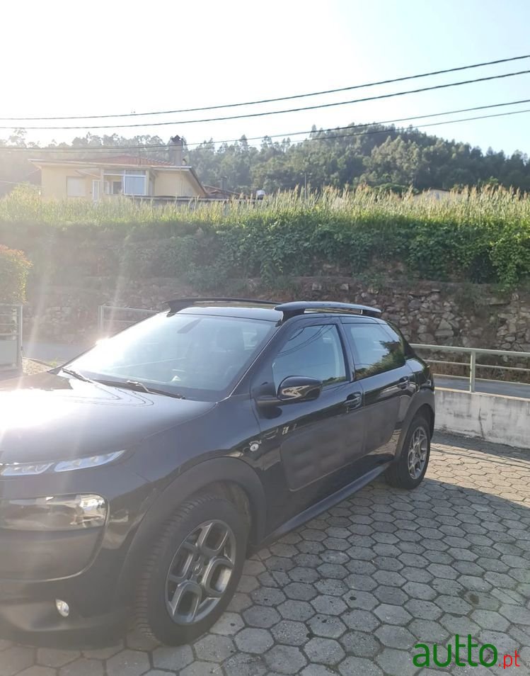 2015' Citroen C4 Cactus Puretech 75 Start photo #2