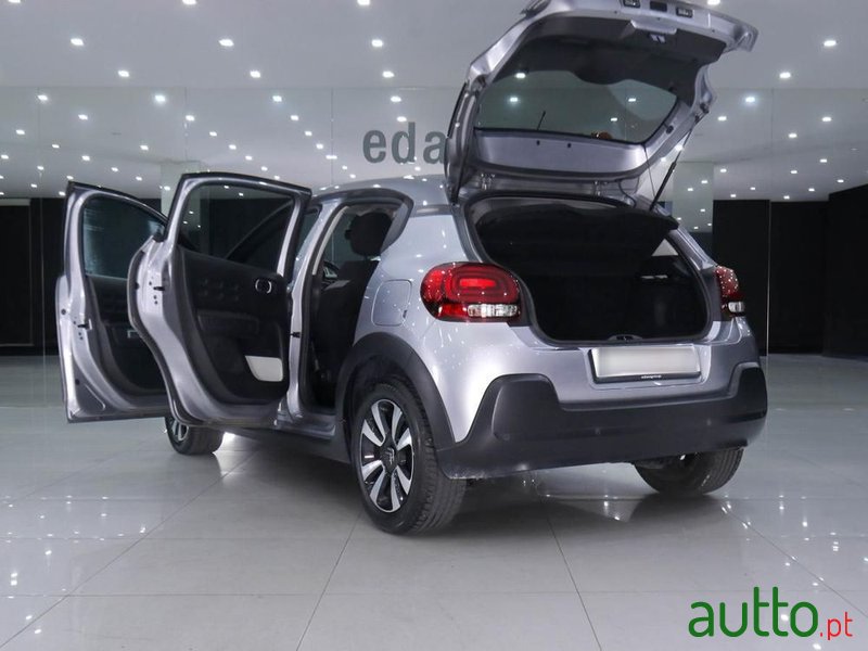 2020' Citroen C3 1.2 Puretech Shine photo #4