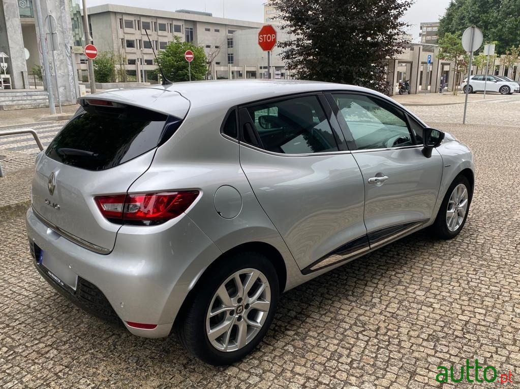 2019' Renault Clio photo #6