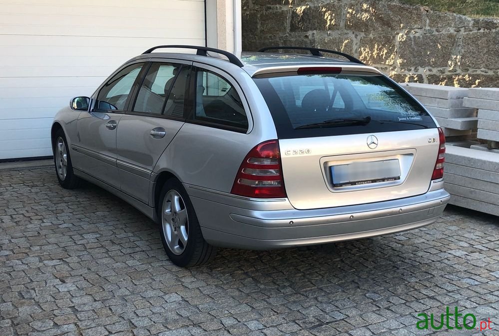 2004' Mercedes-Benz C 220 photo #1