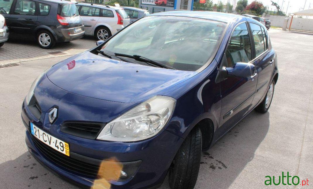 2007' Renault Clio Dynamique photo #1