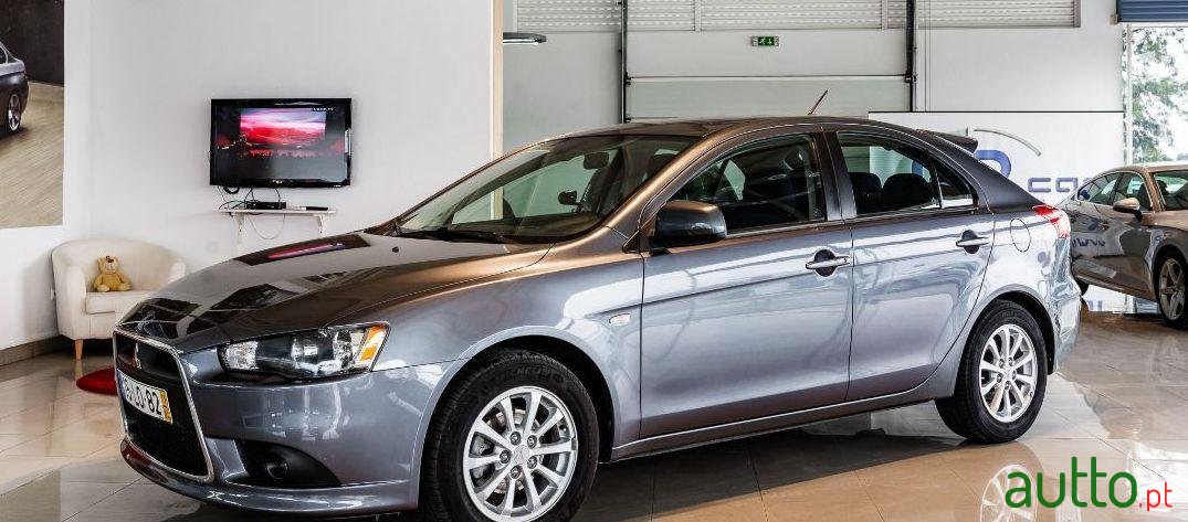 2011' Mitsubishi Lancer Sportback photo #1