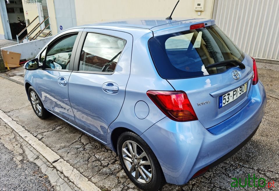 2014' Toyota Yaris photo #4