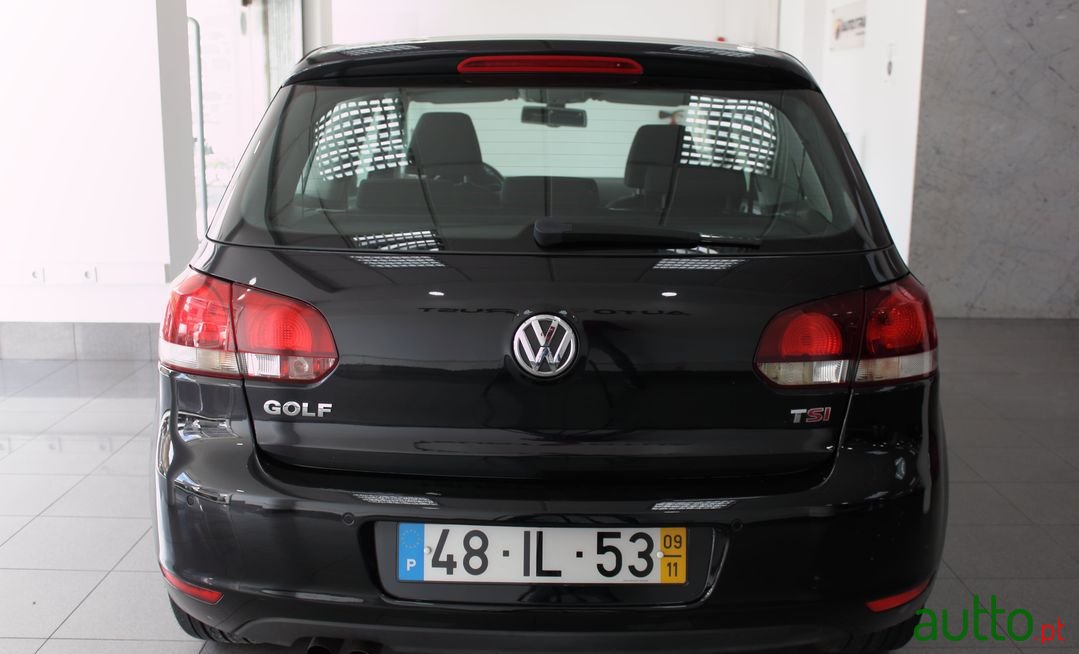 2009' Volkswagen Golf photo #5