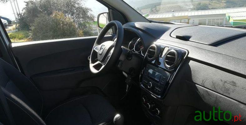 2019' Dacia Lodgy Confort Blue Dci 115 Cv photo #3