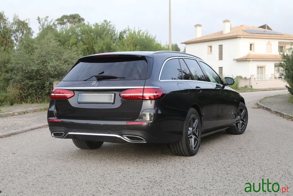 2021' Mercedes-Benz Classe E De Amg Line photo #2