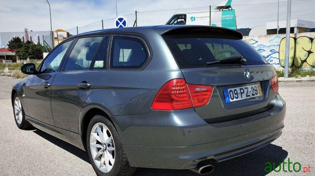 2011' BMW 320 photo #2