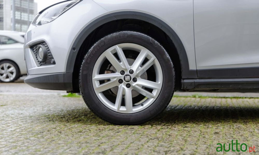 2020' SEAT Arona 1.0 Tsi Fr photo #3