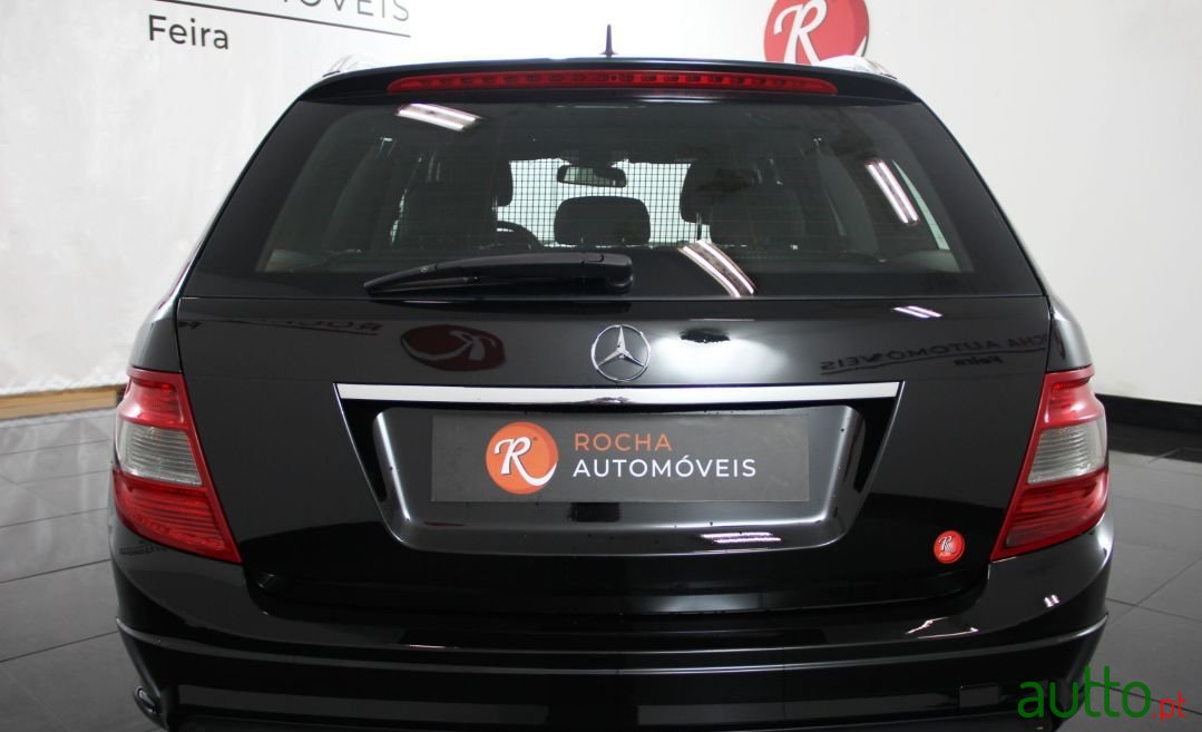 2009' Mercedes-Benz C-220 photo #4