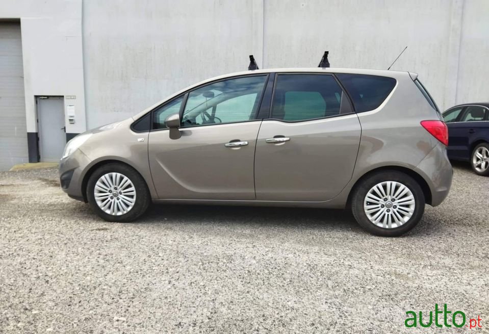 2011' Opel Meriva photo #1