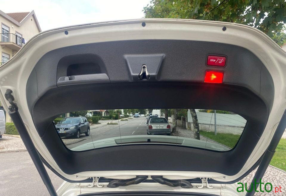 2016' Mercedes-Benz Cla-200 photo #3