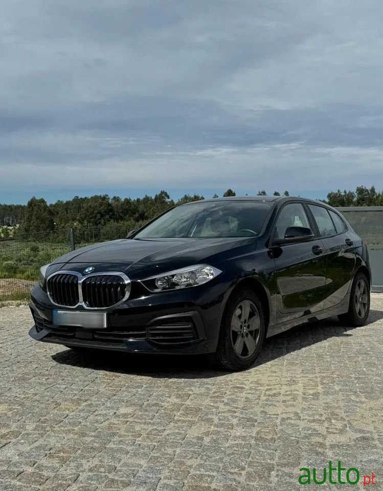 2020' BMW 118 I Advantage photo #5