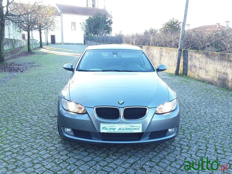 2008' BMW 320 photo #5