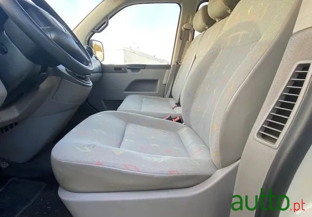 2004' Volkswagen Transporter photo #6