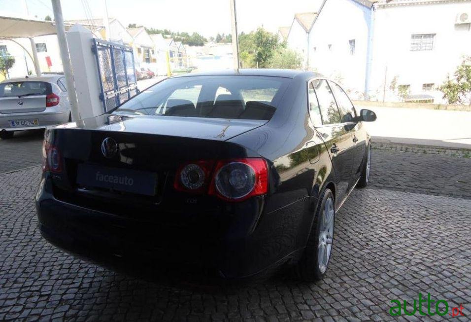 2005' Volkswagen Jetta photo #1