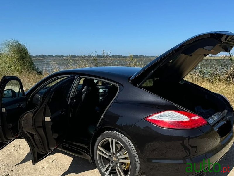 2011' Porsche Panamera Diesel photo #4