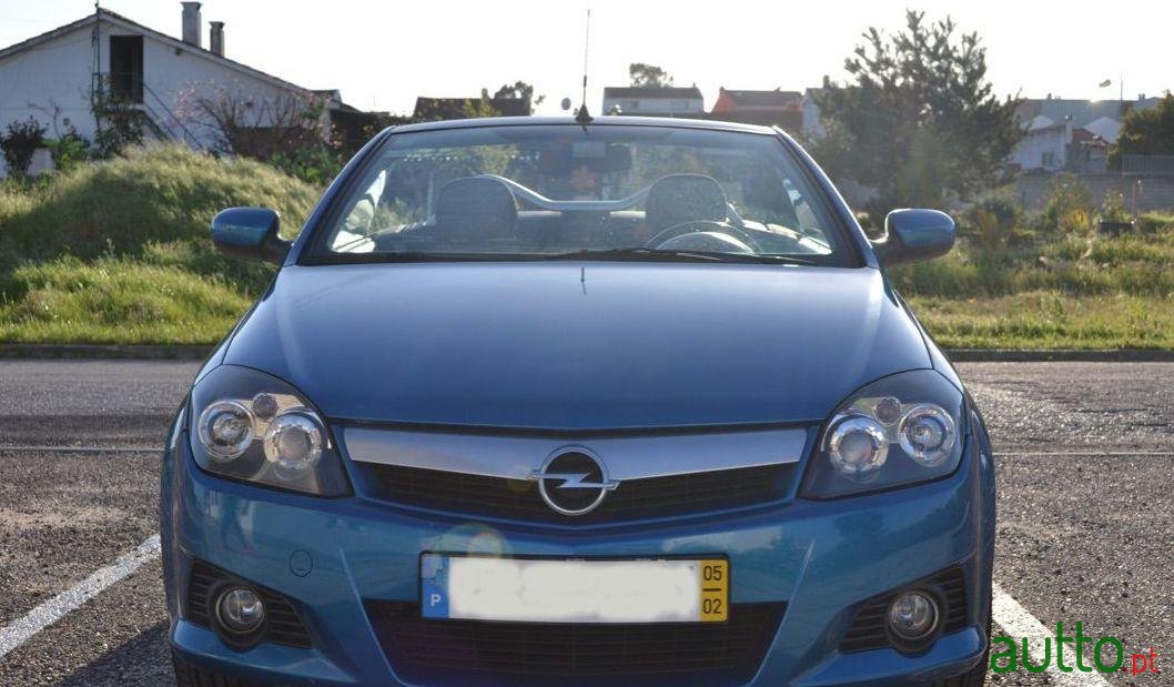 2005' Opel Tigra Twintop photo #4