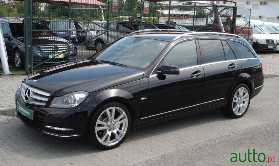 2011' Mercedes-Benz C-300 photo #1