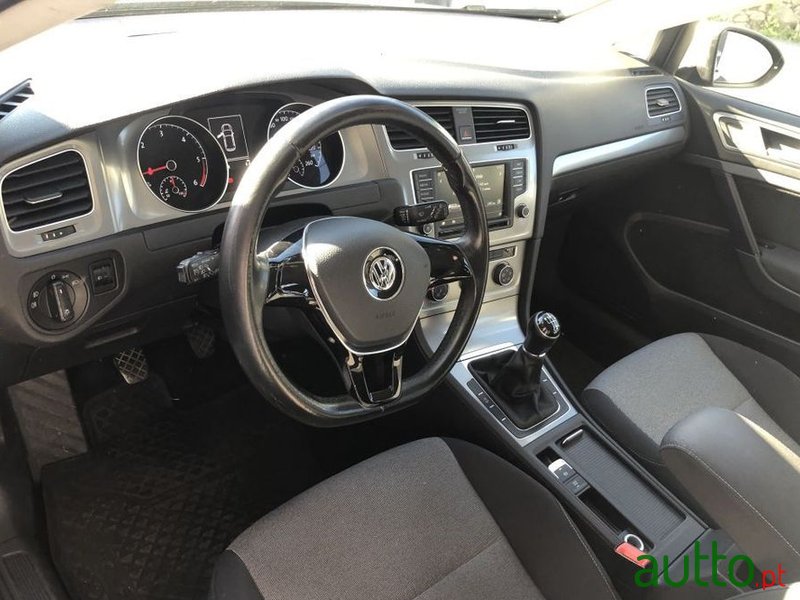 2015' Volkswagen Golf photo #4