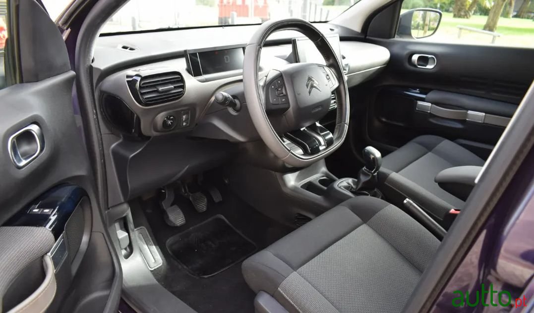 2016' Citroen C4 Cactus photo #2