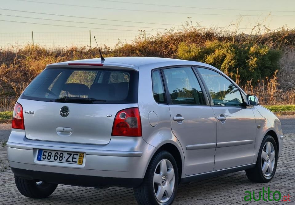 2004' Volkswagen Polo photo #4