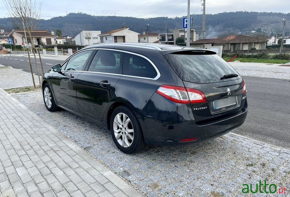 2011' Peugeot 508 Sw photo #2
